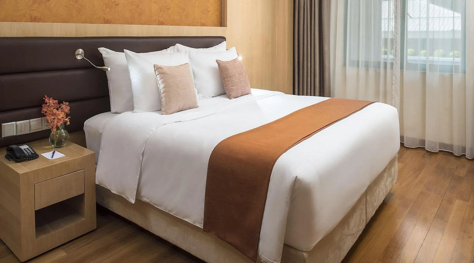 Mercure Yangon Kaba Aye 4*,